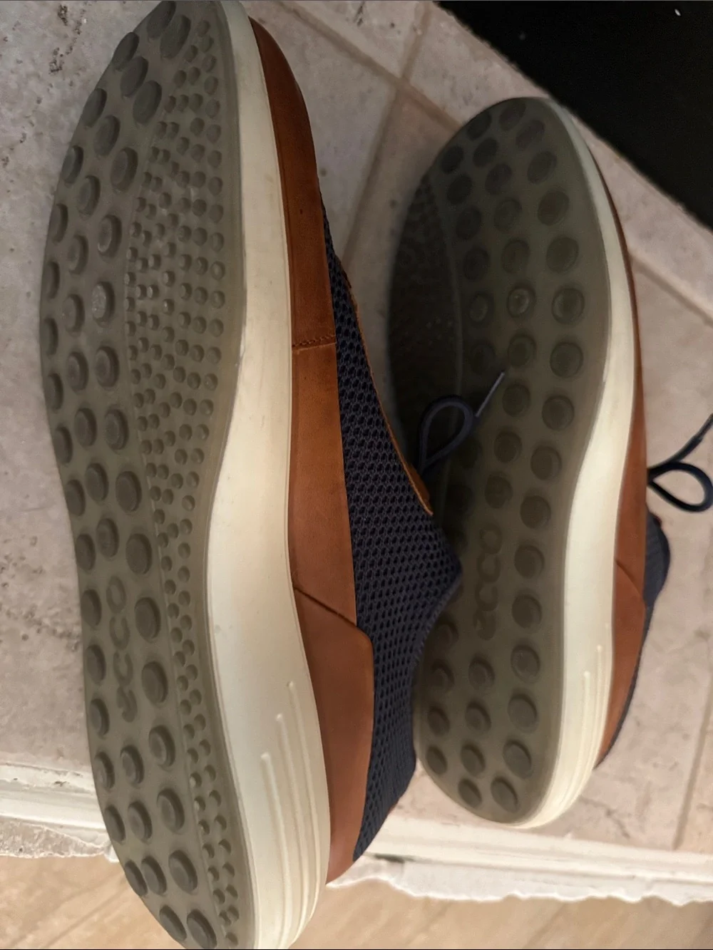 NEW **Men's Navy and Brown Casual ECCO Sneakers